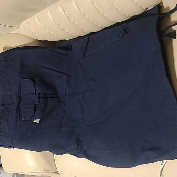 Big and Tall Pro Club Dark Navy cargo shorts. Size 64 - Picture 3 of 4